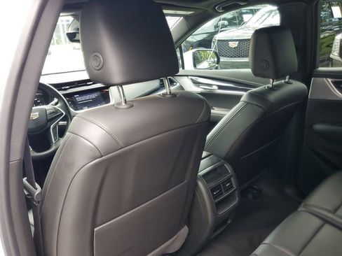 Certified 2024 Cadillac XT5 Premium Luxury w/ Technology Package FWD image 13