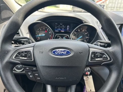 Used 2017 Ford Escape SE w/ Equipment Group 201A FWD image 33