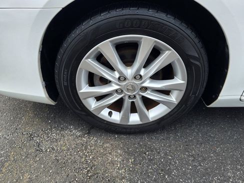 Used 2011 Lexus ES 350 FWD image 12