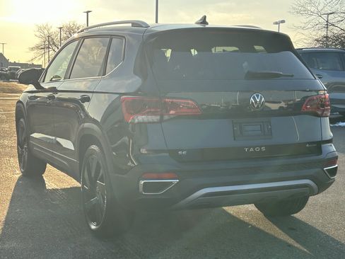 Certified 2024 Volkswagen Taos SE w/ Black Wheel Plus Package image 5