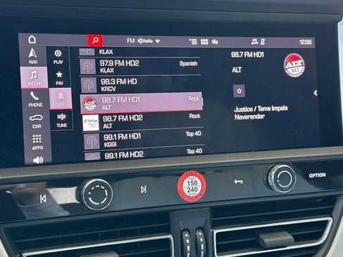 Certified 2023 Porsche Macan AWD/4WD image 18