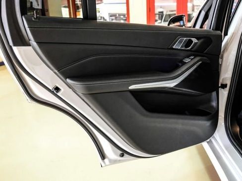 Used 2022 BMW X7 xDrive40i w/ Executive Package AWD/4WD image 39