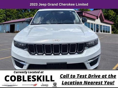 Used 2023 Jeep Grand Cherokee Limited w/ Trailer Tow Prep Group (B) AWD/4WD image 2