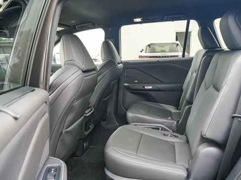 Used 2025 Lexus TX 500h AWD w/ Technology Package image 18