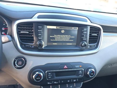 Used 2020 Kia Sorento EX image 9