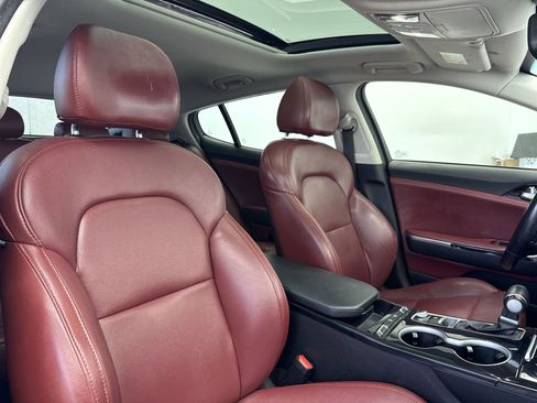 Used 2018 Kia Stinger Premium image 33