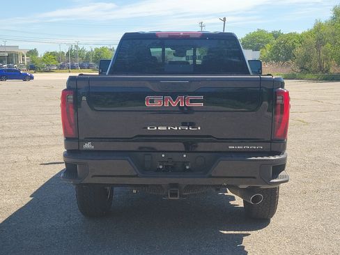 Used 2025 GMC Sierra 2500 Denali w/ Technology Package AWD/4WD image 6