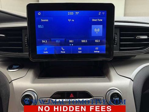 Used 2023 Ford Explorer XLT AWD/4WD image 25