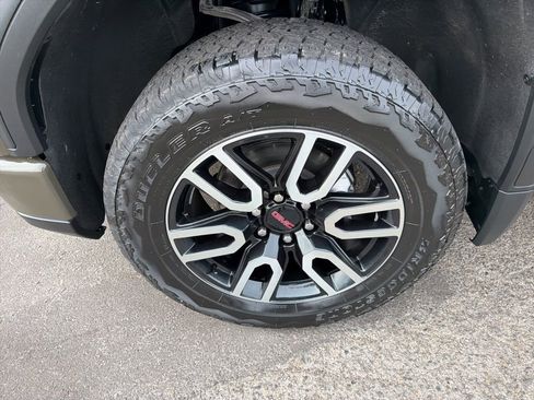 Used 2023 GMC Sierra 1500 AT4 w/ AT4 Preferred Package image 10
