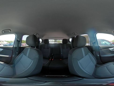 Used 2025 Chevrolet Blazer LT FWD image 44
