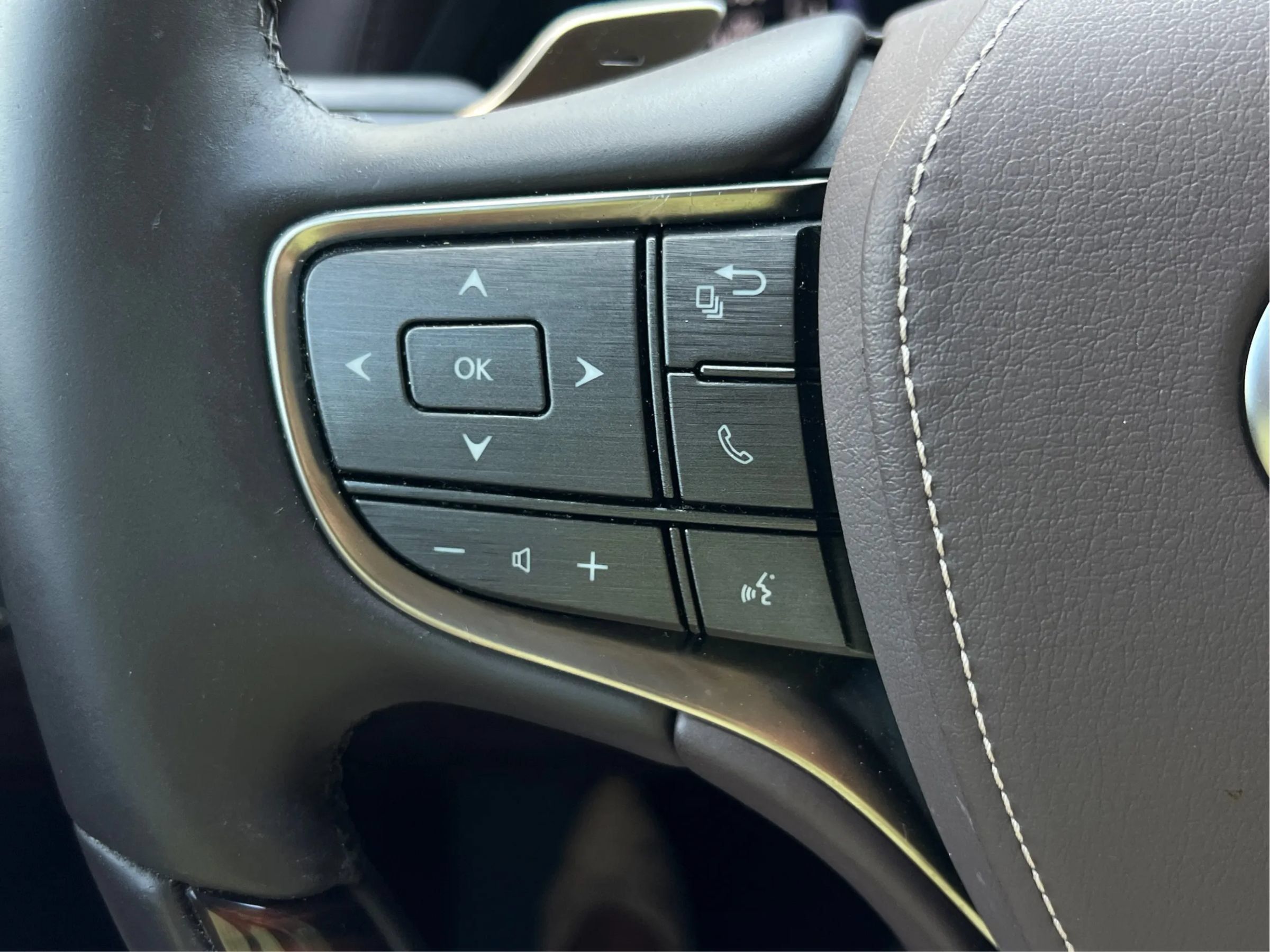 Used 2018 Lexus LS 500 w/ Luxury Package RWD image 32