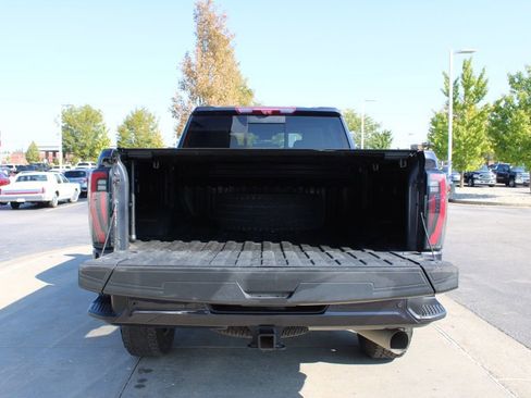 Used 2024 GMC Sierra 2500 AT4 w/ AT4 Premium Plus Package image 10