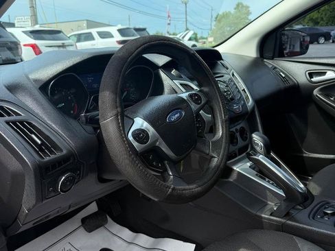 Used 2013 Ford Focus SE w/ SE Winter Pkg FWD image 13