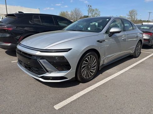 Used 2024 Hyundai Sonata Limited image 3