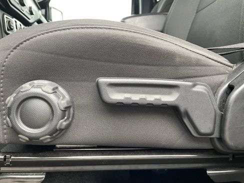 Used 2023 Jeep Gladiator Sport image 11