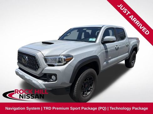 Used 2019 Toyota Tacoma TRD Sport AWD/4WD image 1
