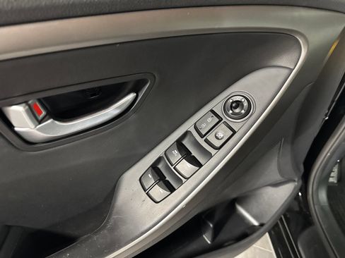 Used 2013 Hyundai Elantra GT w/ Style Pkg FWD image 16
