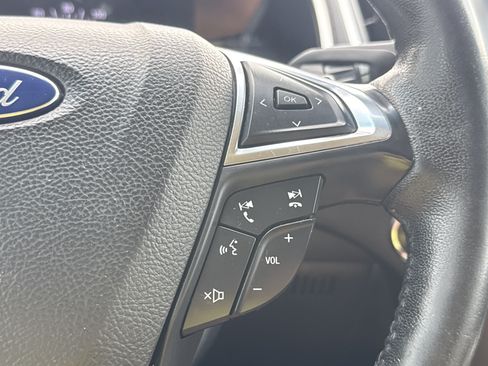 Used 2017 Ford Edge SEL w/ Equipment Group 201A FWD image 18