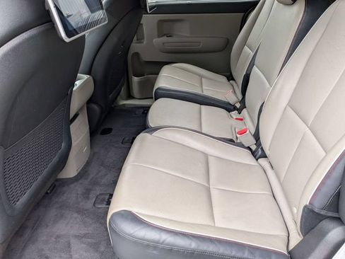 Used 2020 Kia Sedona EX FWD image 25