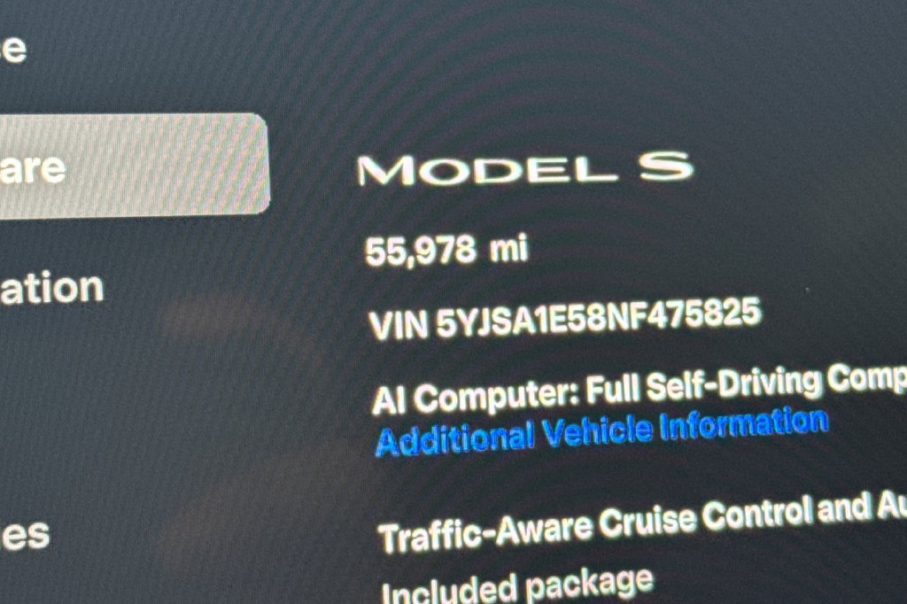 Used 2022 Tesla Model S AWD/4WD image 23