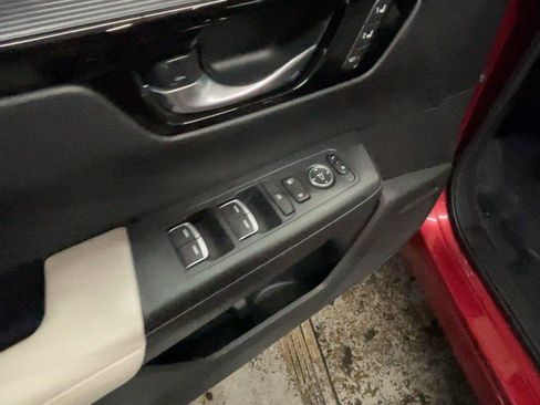 Used 2025 Honda CR-V EX-L image 29