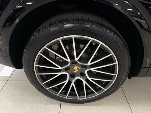 Used 2020 Porsche Cayenne S image 31