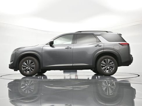 Used 2024 Nissan Pathfinder SV FWD image 42