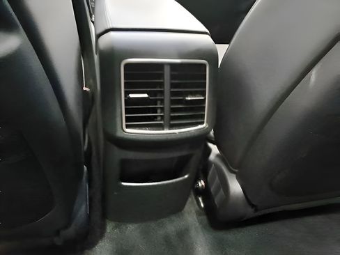 Used 2025 Kia Sportage X-Line AWD/4WD image 31