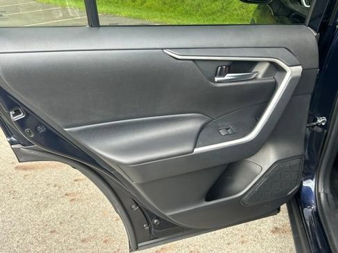 Used 2020 Toyota RAV4 XLE w/ All Weather Liner Package AWD/4WD image 33