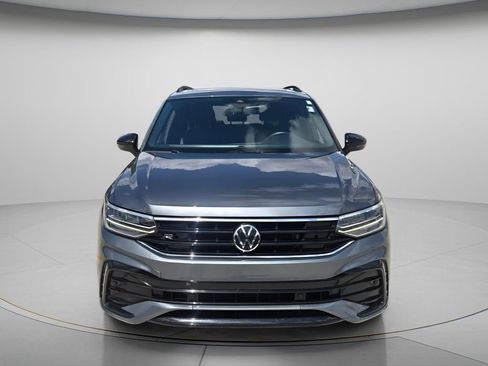 Used 2023 Volkswagen Tiguan SE R-Line FWD image 9