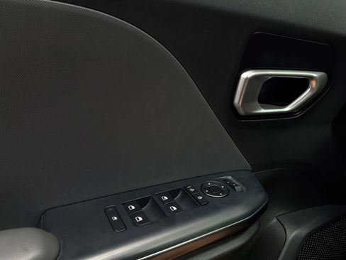 Used 2025 Kia K4 FWD image 21