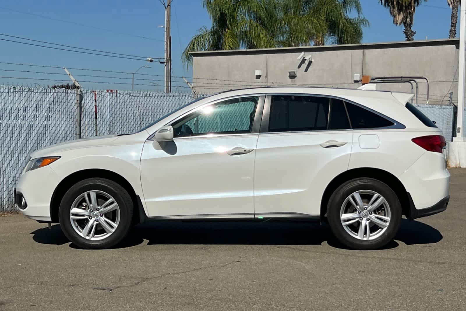 Used 2014 Acura RDX w/ Technology Package AWD/4WD image 2