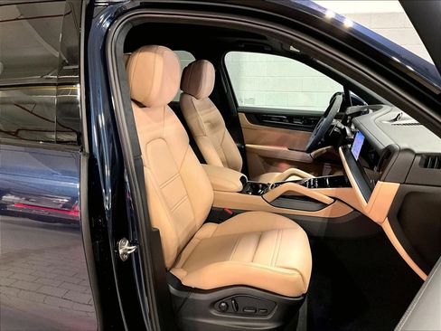New 2026 Porsche Cayenne GTS image 10