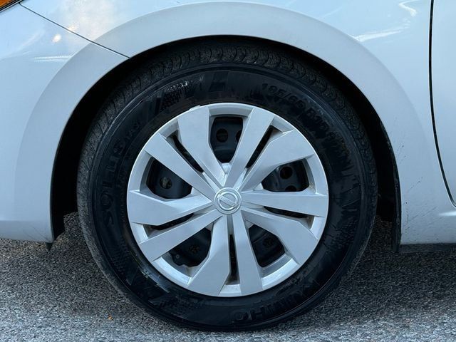 Used 2025 Nissan Versa S FWD image 6