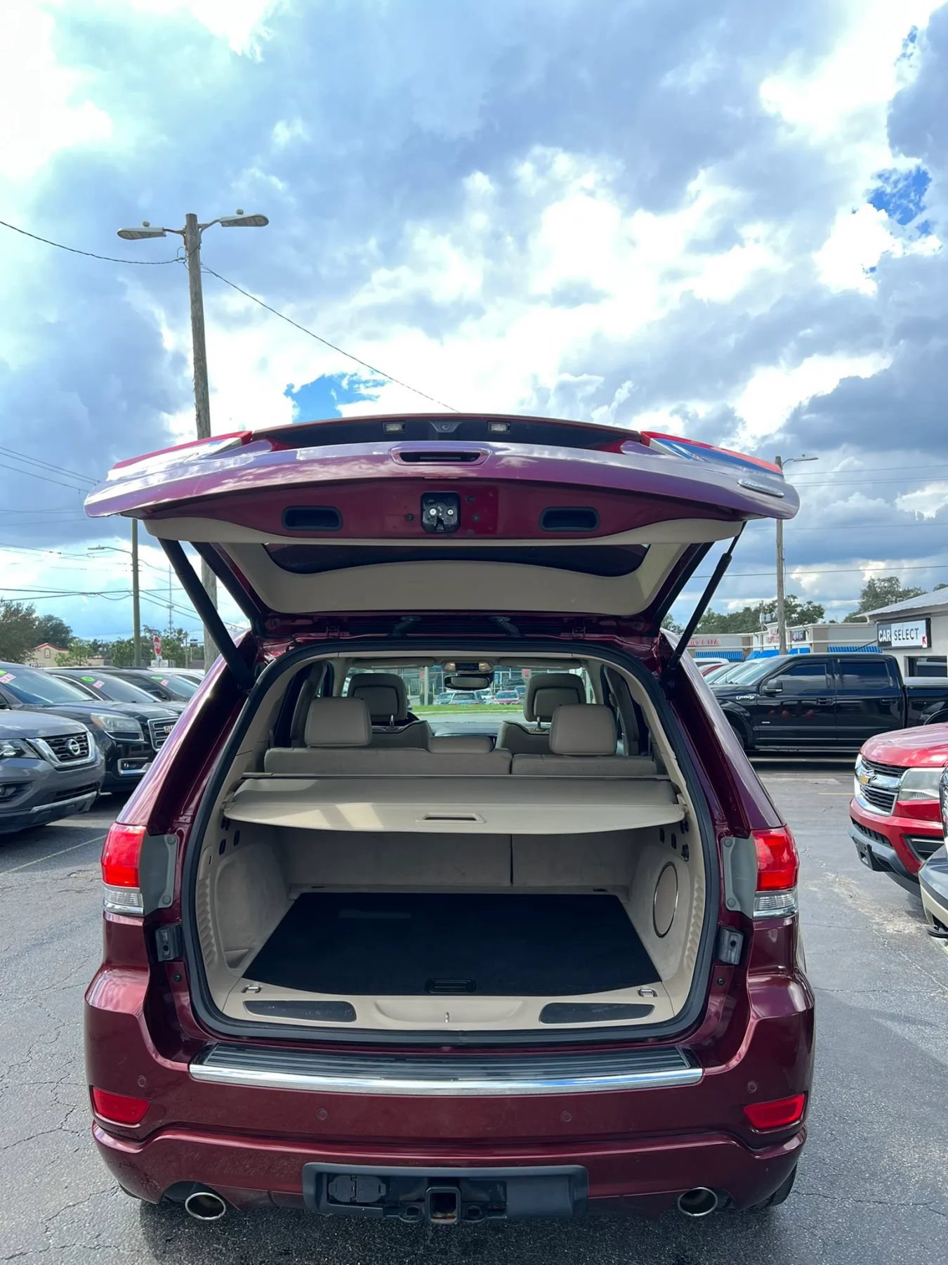 Used 2019 Jeep Grand Cherokee Overland RWD image 20