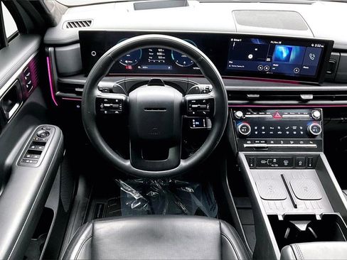 Used 2025 Hyundai Santa Fe Calligraphy image 5