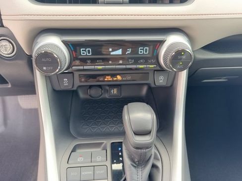 Used 2024 Toyota RAV4 XLE w/ Convenience Package FWD image 24