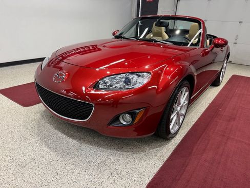 Used 2010 MAZDA MX-5 Miata Grand Touring w/ Premium Pkg RWD image 7