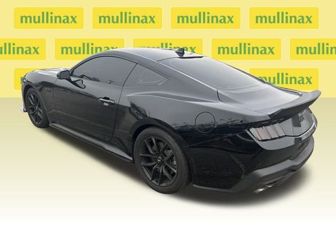 Used 2025 Ford Mustang GT Premium image 3