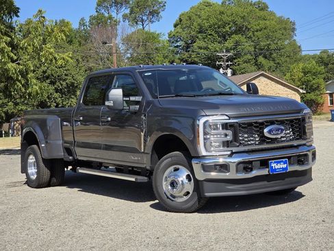 New 2026 Ford F350 XLT w/ XLT Premium Package AWD/4WD image 2