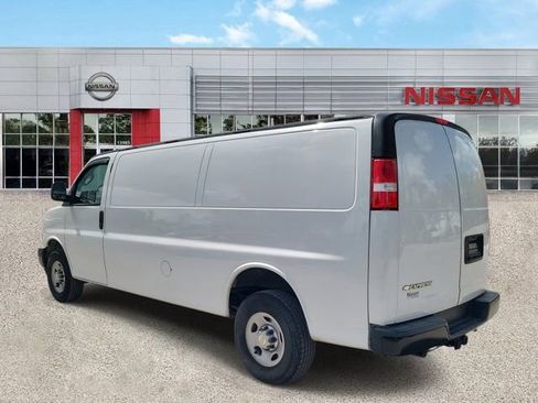 Used 2022 Chevrolet Express 3500 Work Van w/ Driver Convenience Package image 6