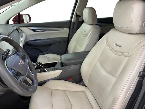 Used 2019 Cadillac XT5 Luxury image 12