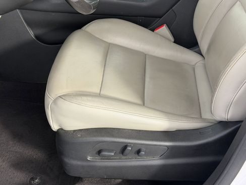 Used 2019 Cadillac XT4 Premium Luxury w/ Cold Weather Package FWD image 13