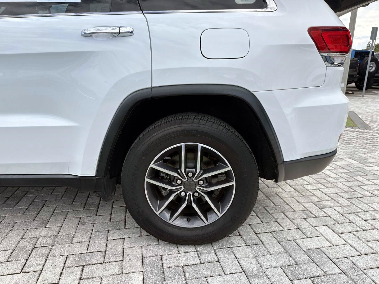 Used 2020 Jeep Grand Cherokee Limited RWD image 11