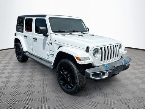 Used 2022 Jeep Wrangler Unlimited Sahara AWD/4WD image 4