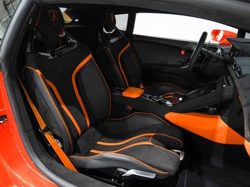 Used 2024 Lamborghini Huracan Tecnica image 15