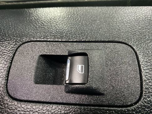 Used 2020 Ford F150 XLT w/ Equipment Group 302A Luxury AWD/4WD image 18