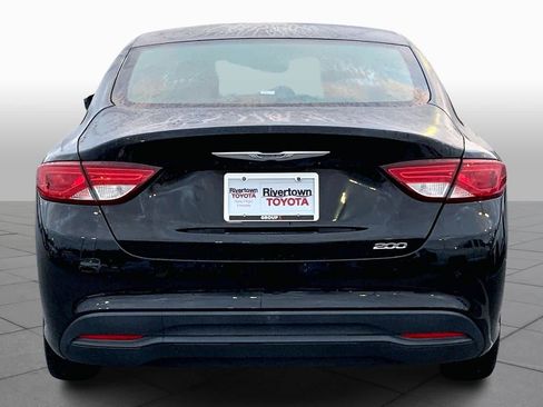 Used 2015 Chrysler 200 LX image 4