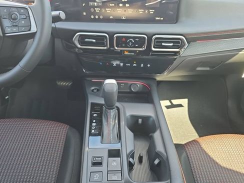 New 2026 Nissan Sentra SR FWD image 3