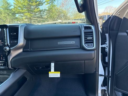 New 2026 RAM 1500 4x4 Crew Cab image 29